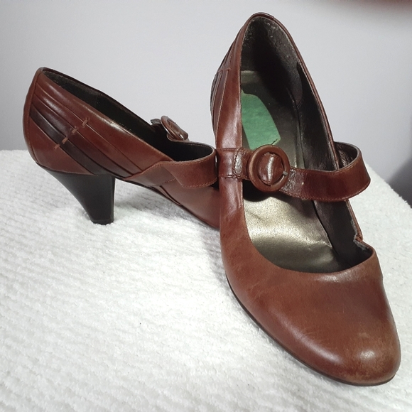 Brown mid heel pumps - Picture 2 of 2